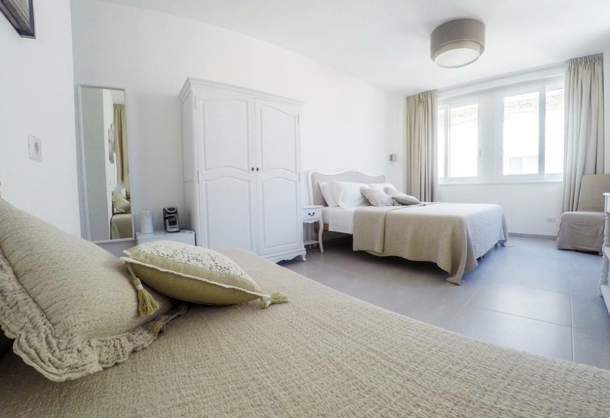 Central Suites Лечче Екстер'єр фото